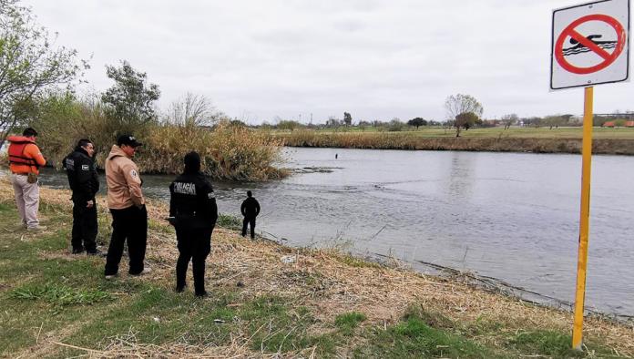 Rescatan a joven en el Río Bravo