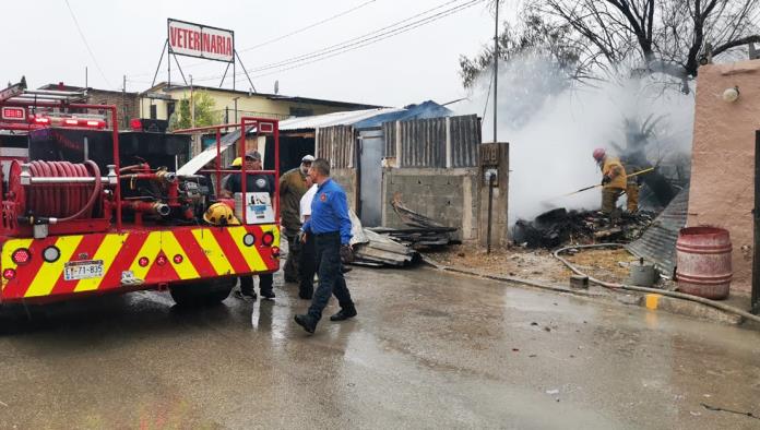 Se incendia casa en la Lázaro Cárdenas