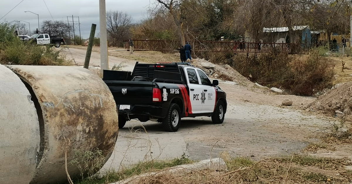 Encuentran muerta a mujer en arroyo