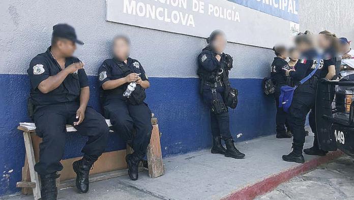 Envían a descansar a policías con síntomas