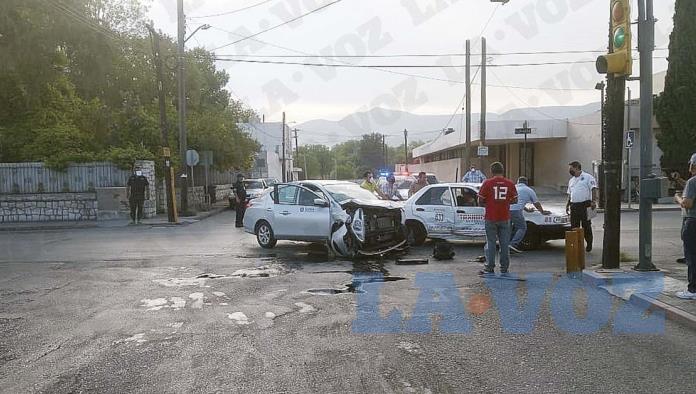 Lesiona a tres en accidente