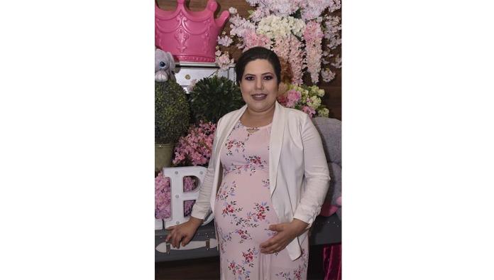 Ana Cecilia recibe elegante baby shower