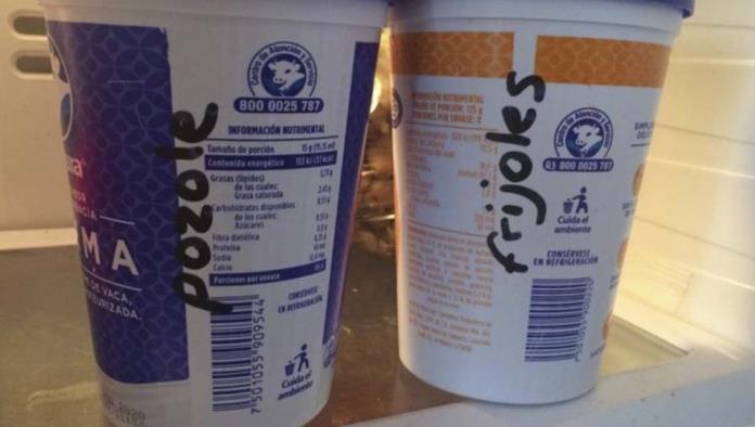 Advierten de daños por guardar comida en envases de yogurt o crema