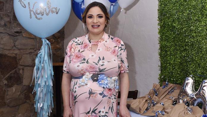 Karla Herrera celebra su baby shower