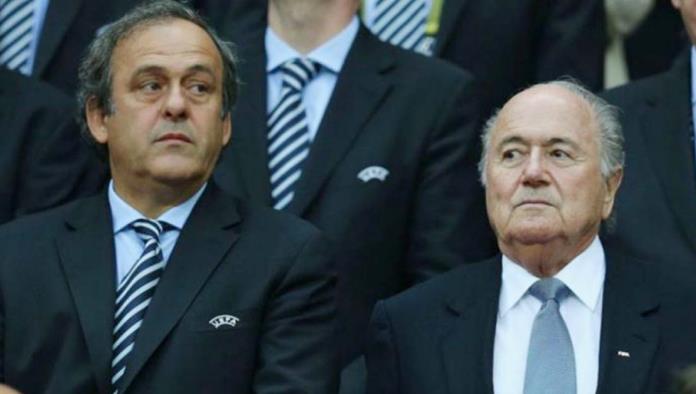 FIFA reclamó 2 millones de francos a Blatter y Platini