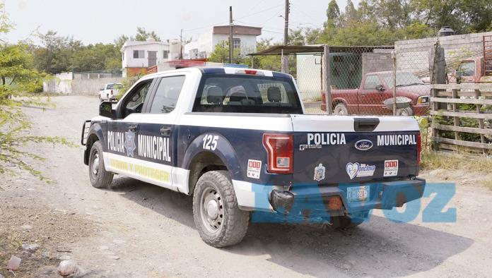 Acosa conductor a niña de 13 años