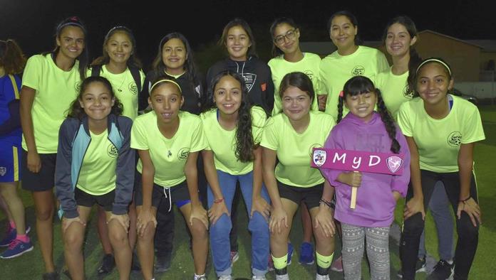 Cadena promotor de futbol en la colonia Independencia