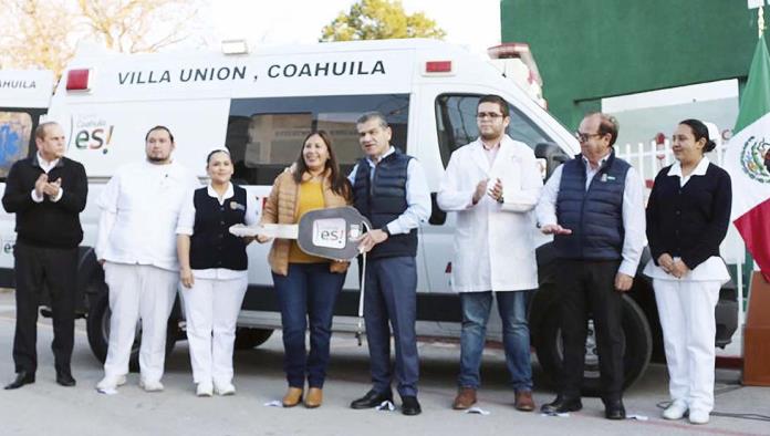 Entrega MARS ambulancia en Villa Unión