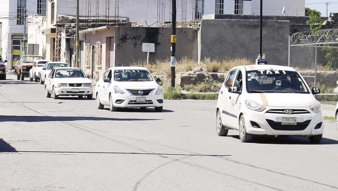 Baja ganancia en los taxistas