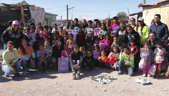 Adelantan Navidad a niños de bajos recursos