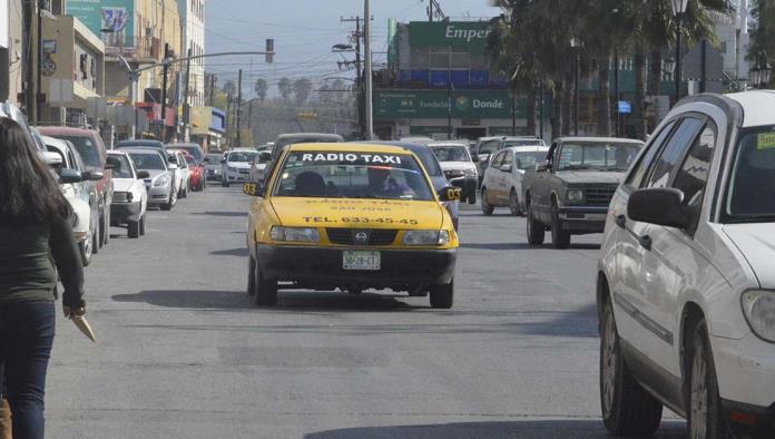 Vigilan que taxis no aumenten tarifas