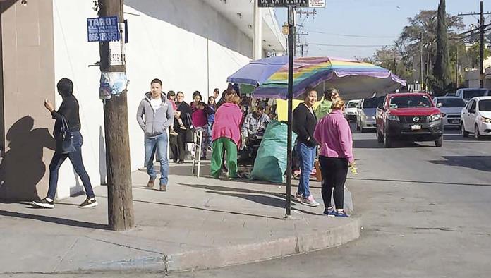 Saturadas las tiendas; compras de pánico