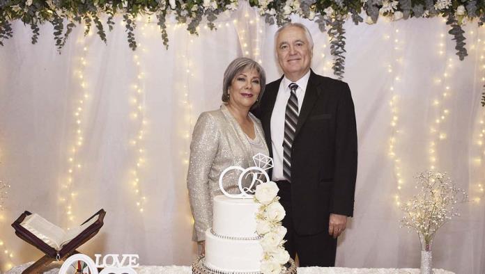 Alina & José Eleazar celebran sus bodas de plata