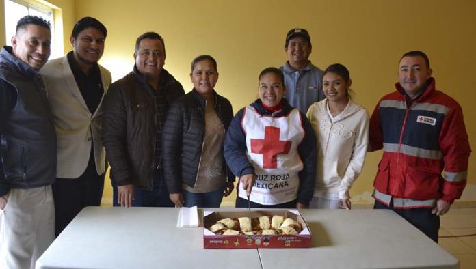 Felicita Enrique Soto a enfermeros del IMSS