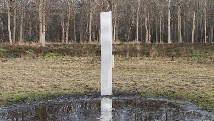 Aparece un cuarto monolito; el misterioso objeto de metal ahora fue visto en Países Bajos