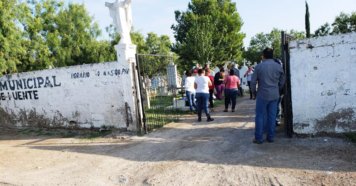 Permiten sólo a 10 personas en panteones