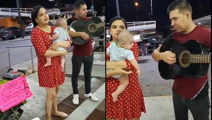 Pareja canta en la calle para juntar dinero y comprar leche a su bebé (VIDEO)