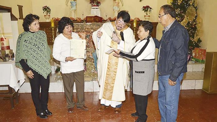 Notifican a ganadora de la rifa del vehículo