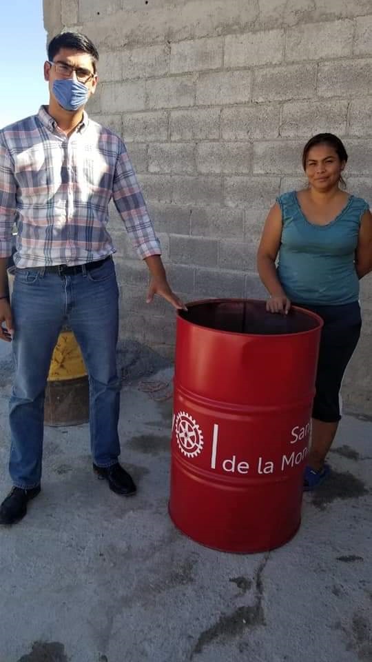 Entrega C. Ciénegas  tambos para basura