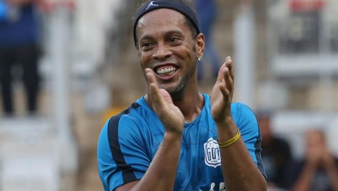 Ronaldinho da positivo a COVID-19