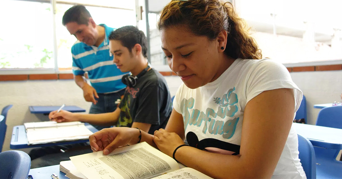 Se gradúan 200 del sistema