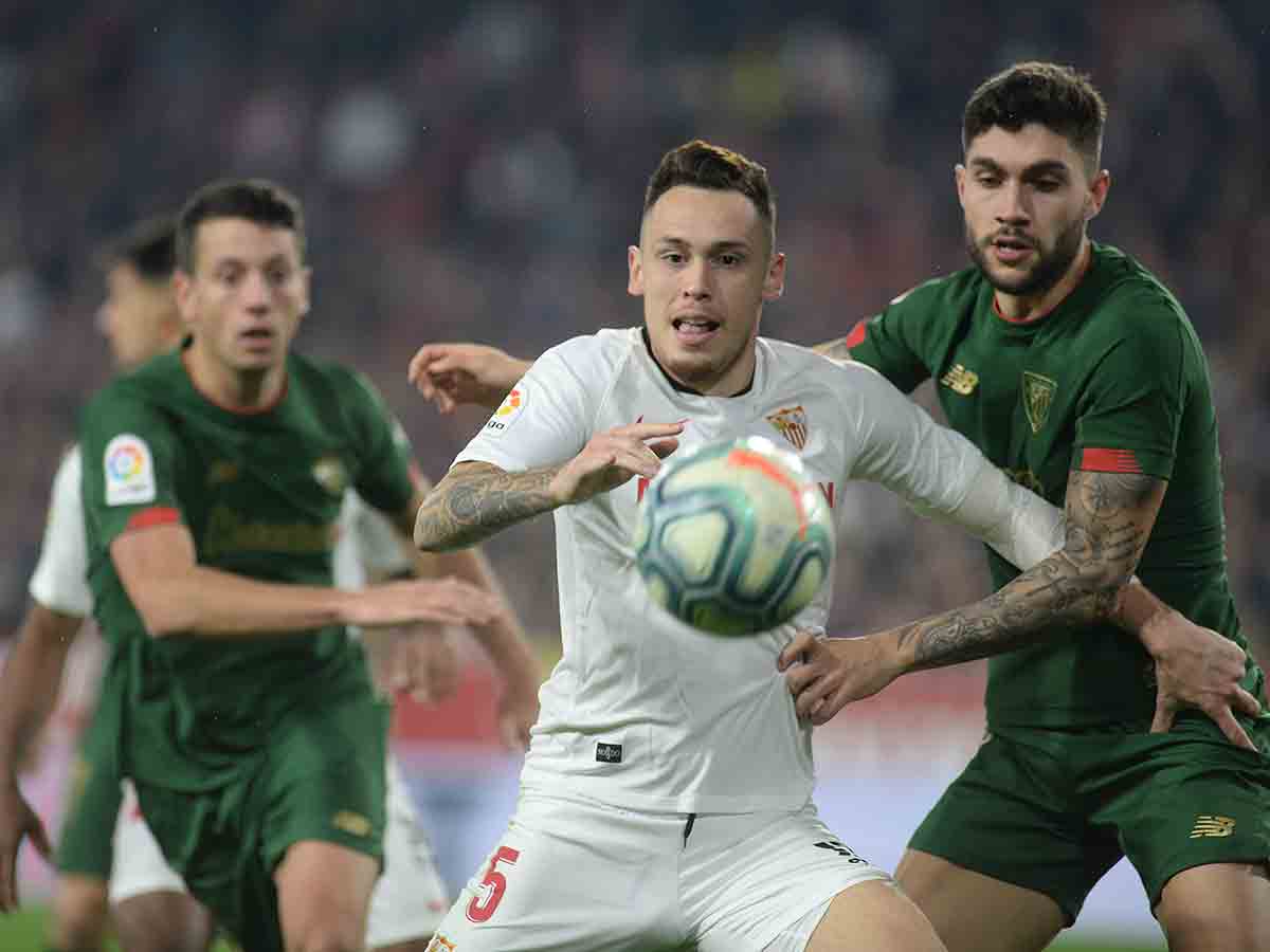 Sevilla rescata empate sin ‘Chicharito’