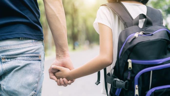 ¡Tremenda confusión! Se lleva de escuela a niña que no era su hija