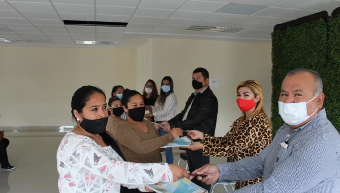 Inician 60 mujeres  preparatoria abierta