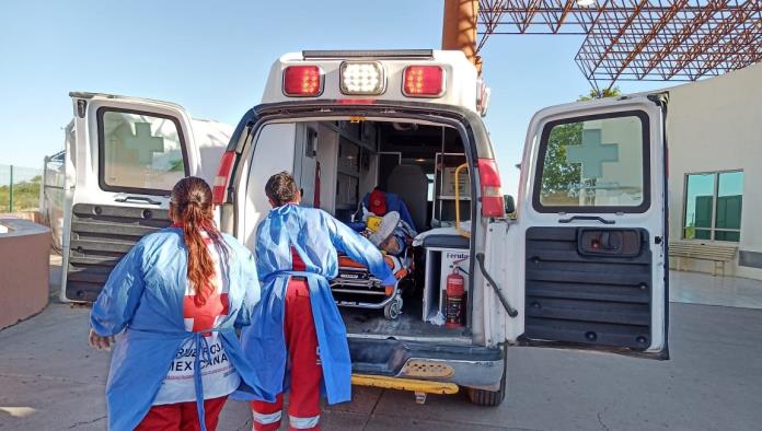 Embisten a empleado de centro mueblero