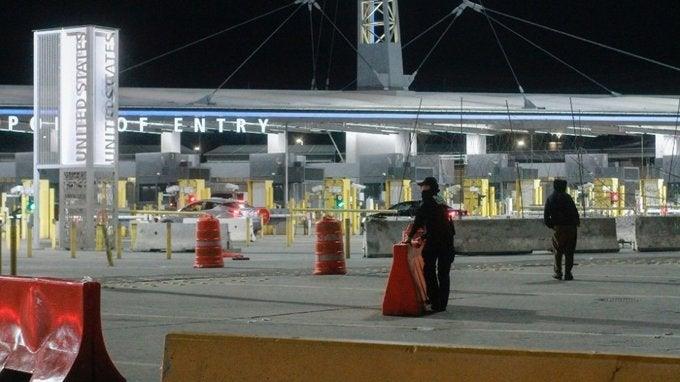 México y Estados Unidos mantendrán restricciones en su frontera a tránsito no esencial por otros 30 días más