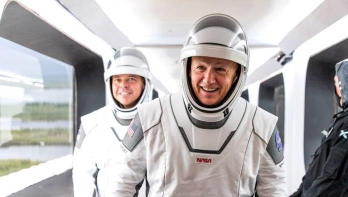 Mexicano diseñó los trajes de astronauta para la misión Space X