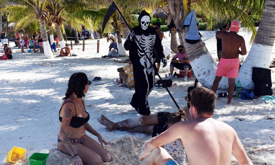 La muerte persigue a turistas en playa de Quintana Roo por coronavirus