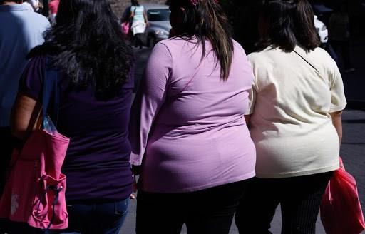 La obesidad podría ser la causa de muerte entre jóvenes con COVID en México