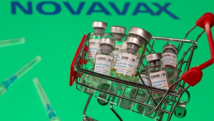 México participará en fase 3 de ensayo de la vacuna desarrollada por Novavax, revela Ebrard