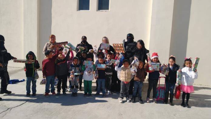 ORGANIZAN ELEMENTOS DE LA POLICÍA ESTATAL POSADA A NIÑOS DE PIEDRAS NEGRAS