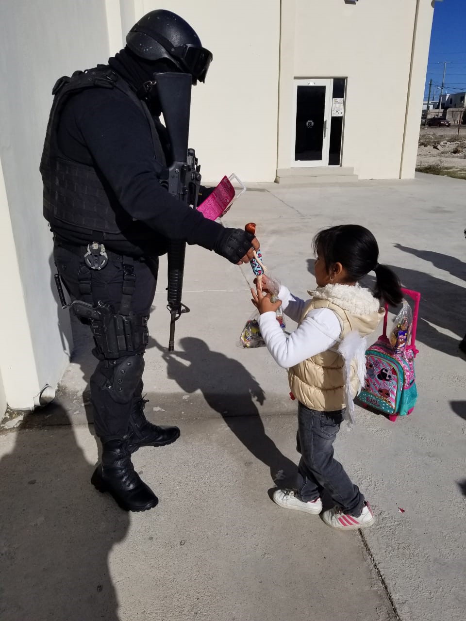 ORGANIZAN ELEMENTOS DE LA POLICÍA ESTATAL POSADA A NIÑOS DE PIEDRAS NEGRAS