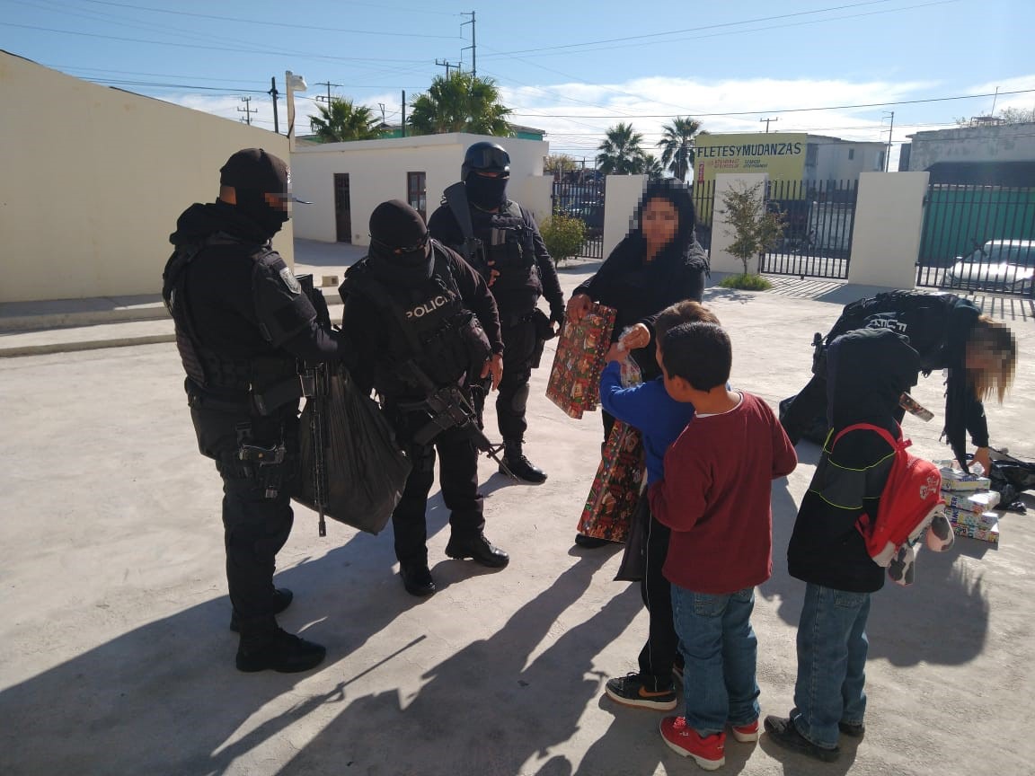 ORGANIZAN ELEMENTOS DE LA POLICÍA ESTATAL POSADA A NIÑOS DE PIEDRAS NEGRAS