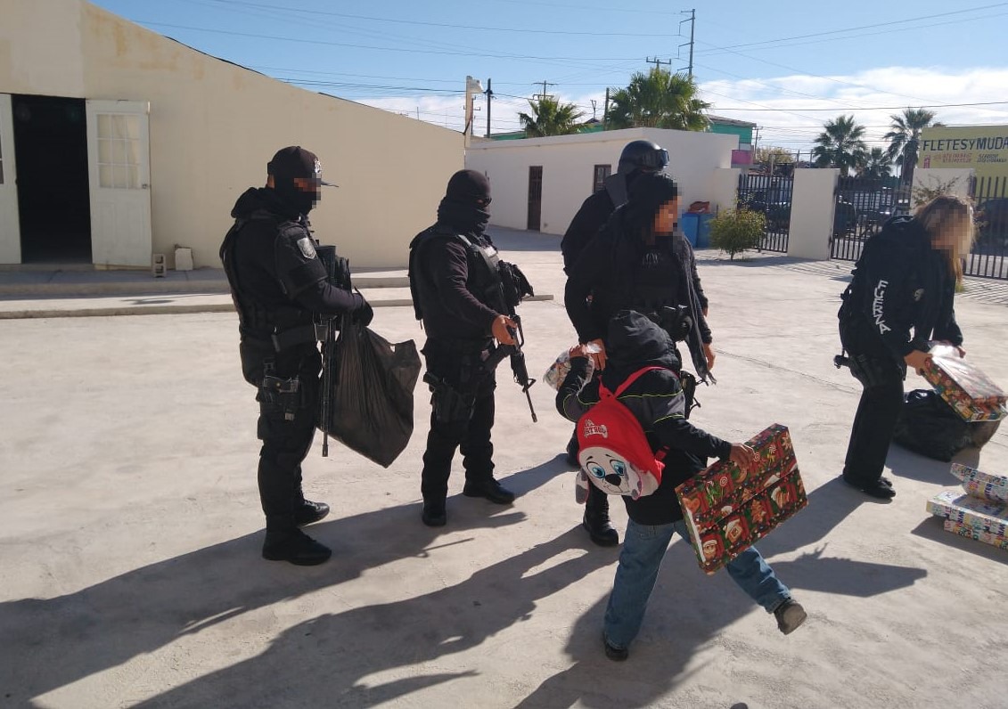 ORGANIZAN ELEMENTOS DE LA POLICÍA ESTATAL POSADA A NIÑOS DE PIEDRAS NEGRAS