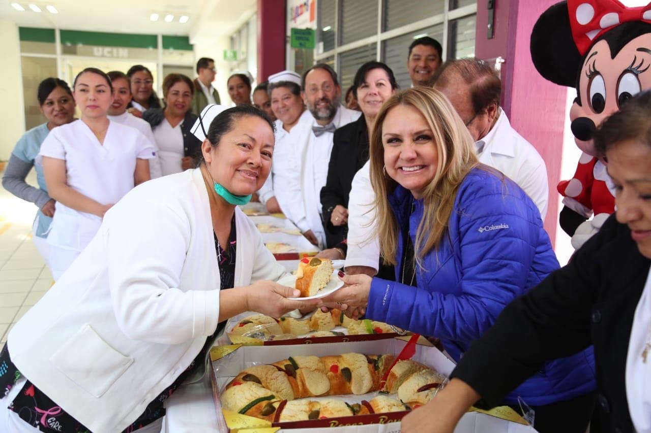 LLEVA MARCELA GORGÓN REGALOS A NIÑOS HOSPITALIZADOS EN SALTILLO