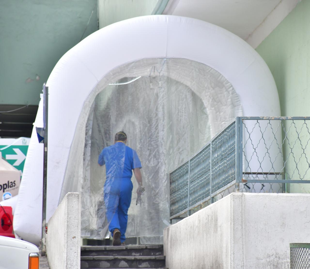 Coloca Municipio dos Túneles Sanitizantes en el IMSS