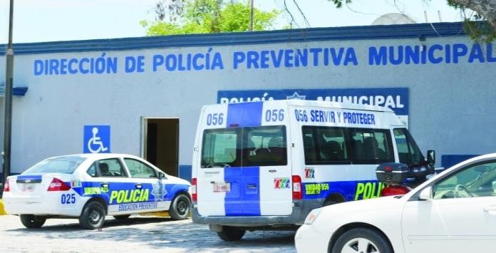 VIOLAN 3 POLICÍAS A MUJER