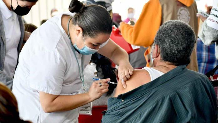 Buscarán cambio de turno a obreros de AHMSA para vacunarse