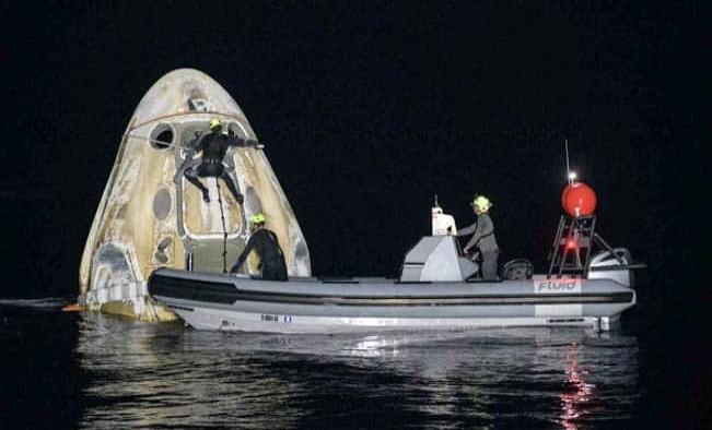 Cápsula Dragon de SpaceX trae sanos y salvos a 4 astronautas