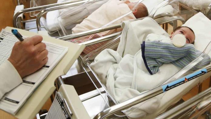 Tasa de natalidad en EU cae a su nivel más bajo en un siglo