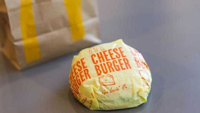Demanda a McDonald’s de Nueva Jersey al asegurar que le entregaron hamburguesa con heces