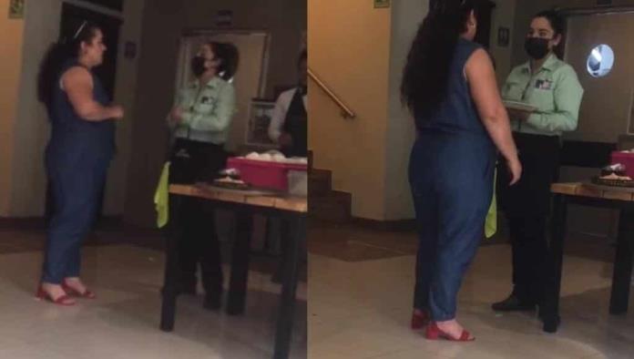 Lady come gratis; exhiben a mujer por no pagar cuenta en restaurante de Gómez Palacio
