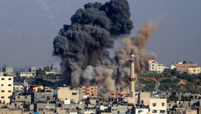 Bombardeo de Israel a Franja de Gaza derriba edificio; continúa escalada de violencia