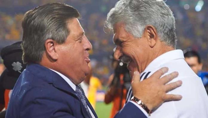 Miguel Herrera es nuevo entrenador de Tigres; firma por dos años