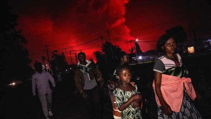 Van 20 muertos por erupción volcánica en el Congo; temblores no cesan