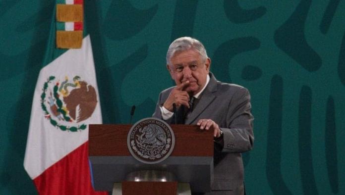 AMLO denuncia intereses de aerolíneas ante rebaja en calificación de seguridad aérea